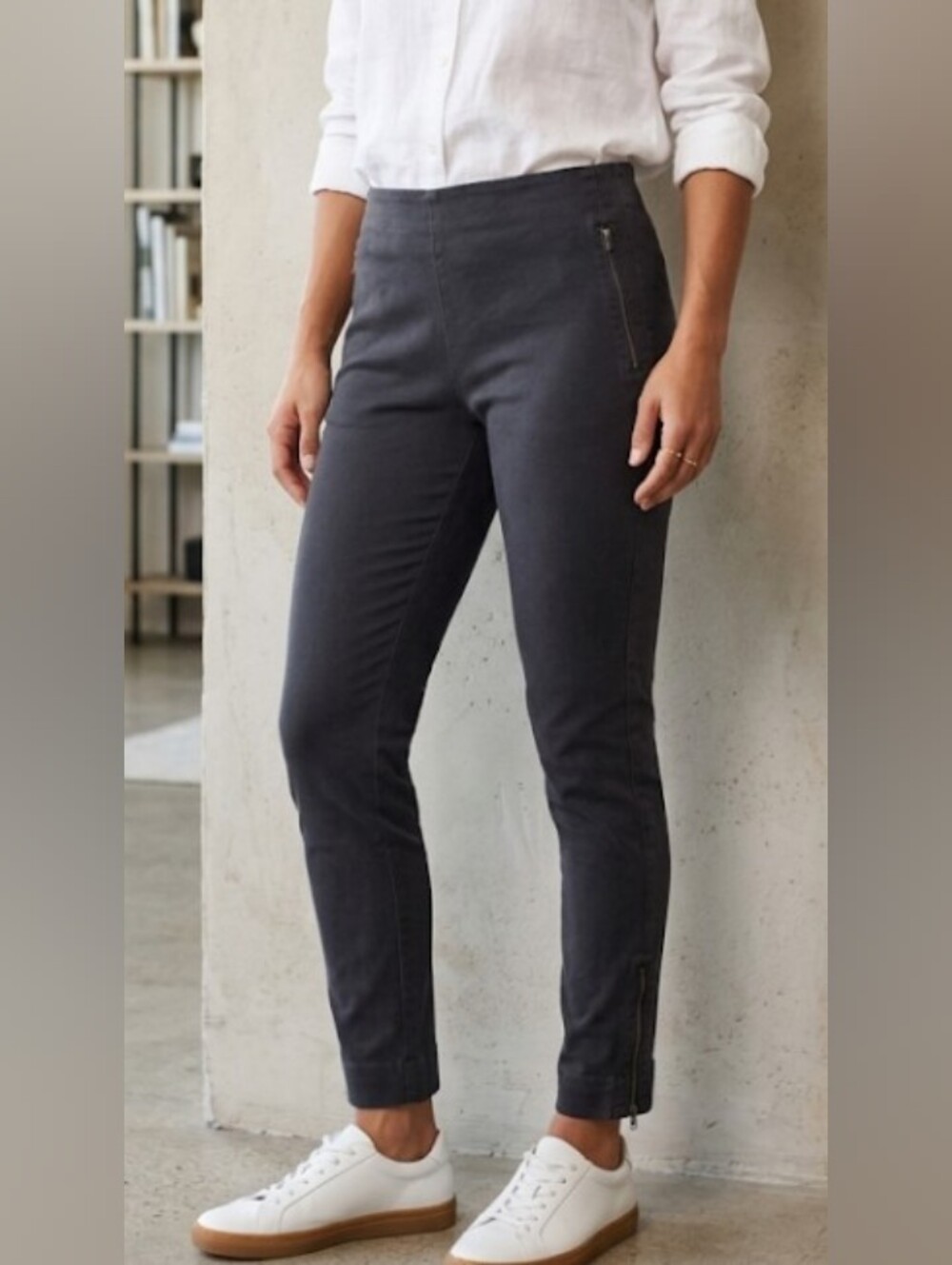 COS Black Slim Fit High Rise Ankle Length Pants (Sz 8) Neutral Minimalist